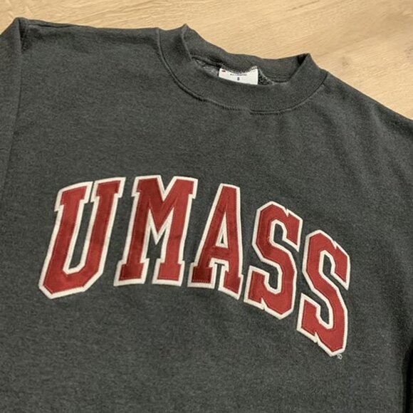 Champion UMass Amherst Minutemen Crewneck Men's Small S Sweatshirt Stitched - Picture 2 of 3